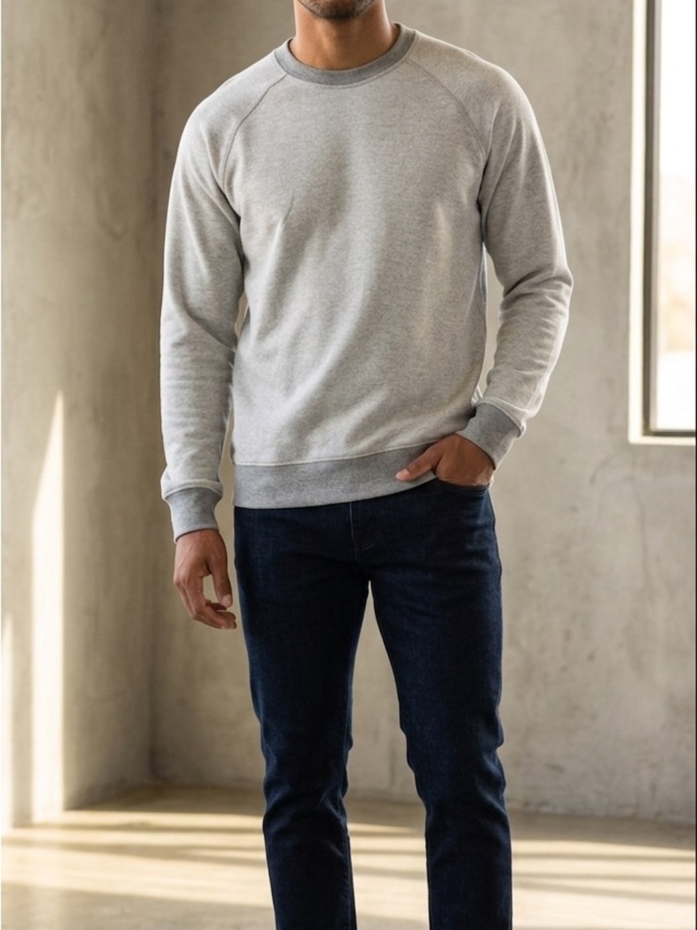 Men’s Gear Light Gray Raglan Sweatshirt - Size Small